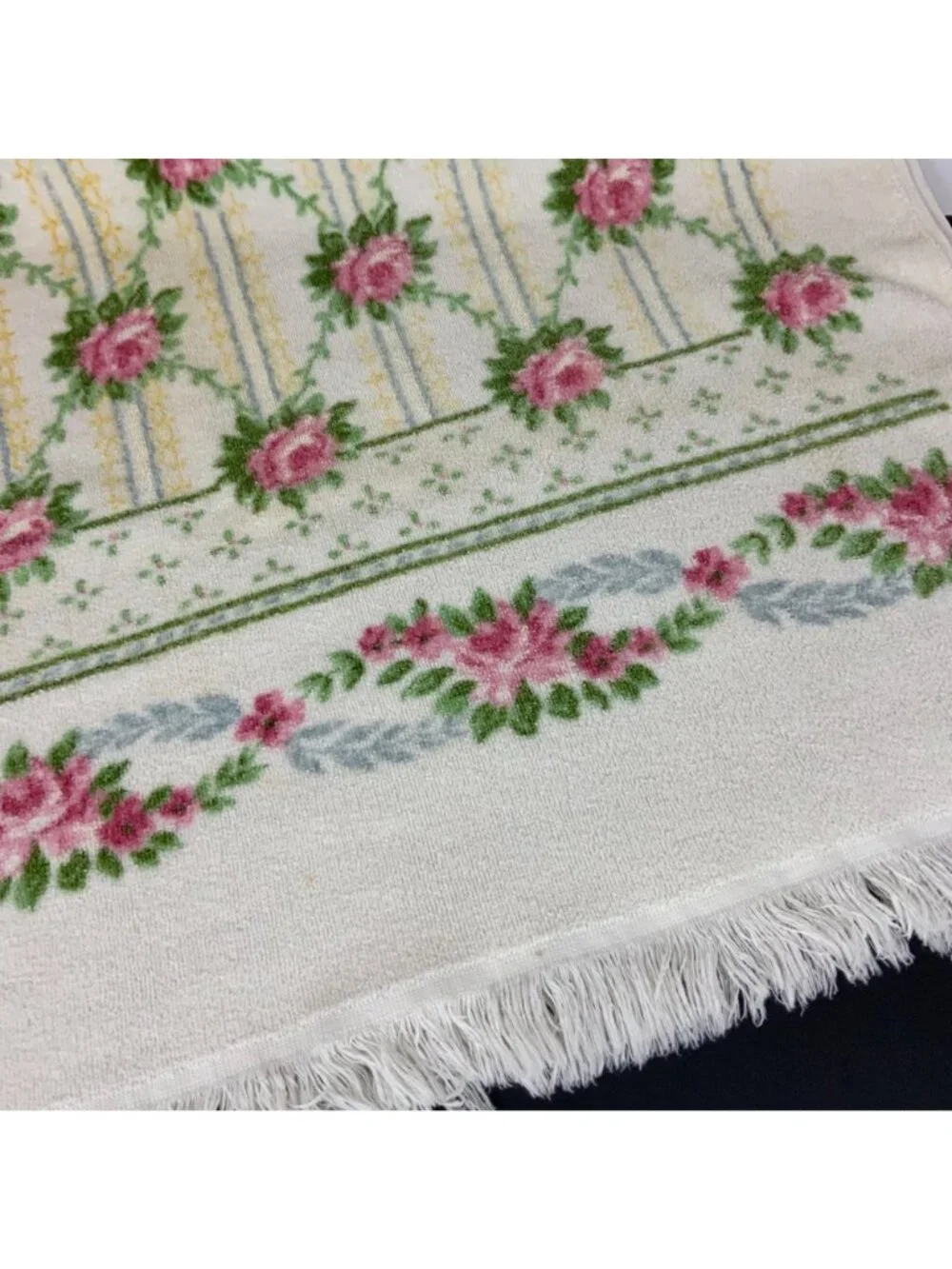 Vintage Tastemaker Floral Towel Pink Floral Roses Fringed Cotton Bathroom Decor